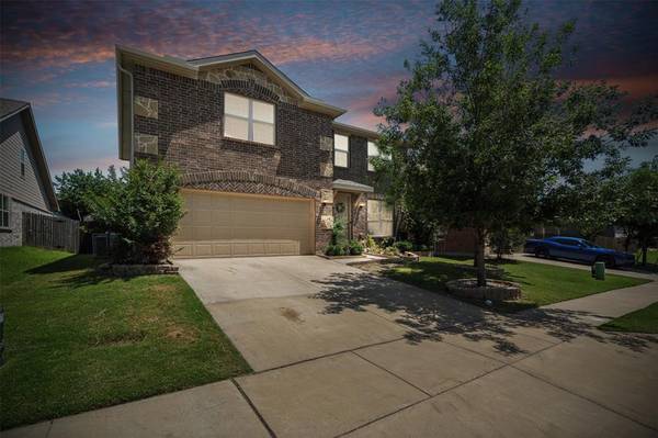 2929 Whitetail Chase Drive, Fort Worth, TX 76108