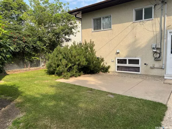 Prince Albert, SK S6V 1W5,533 27th STREET E