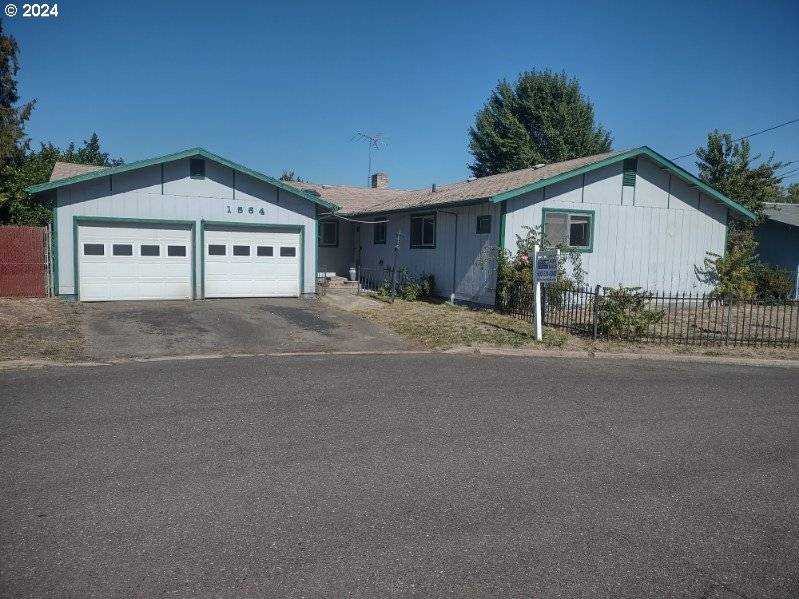 1564 NW SPRAY CT, Roseburg, OR 97471