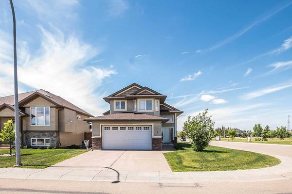 2 Mackenzie CRES, Lacombe, AB T4L 0A6