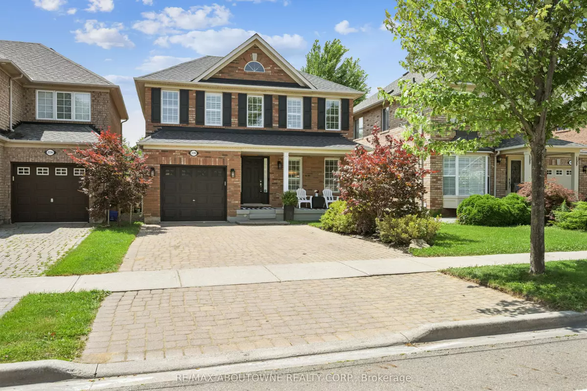 Oakville, ON L6M 4X2,2278 Grand Oak TRL