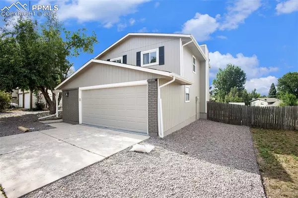 Colorado Springs, CO 80918,2585 Roundtop DR