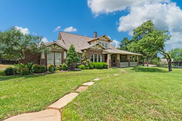 Burleson, TX 76028,100 Enchanted Court N