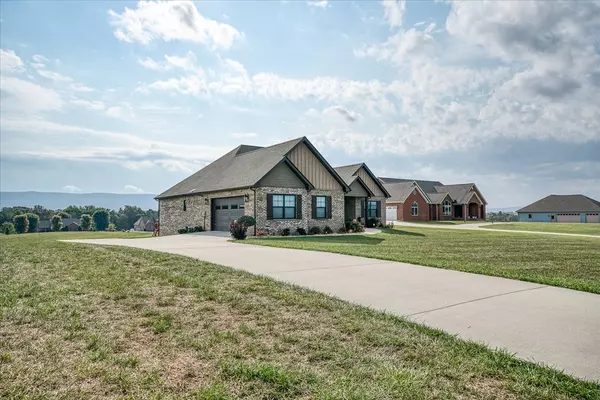 Crossville, TN 38572,877 Shadow Mountain Dr