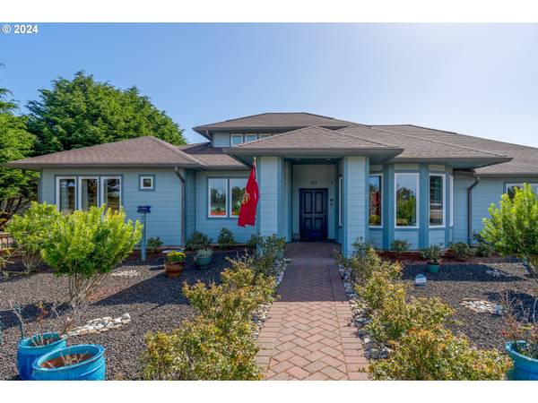 Bandon, OR 97411,557 Shearwater Circle