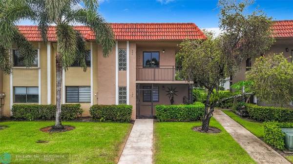 Weston, FL 33326,441 Lakeview Dr  #104