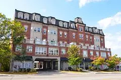 Aurora, ON L4G 0K1,15450 Yonge ST #404