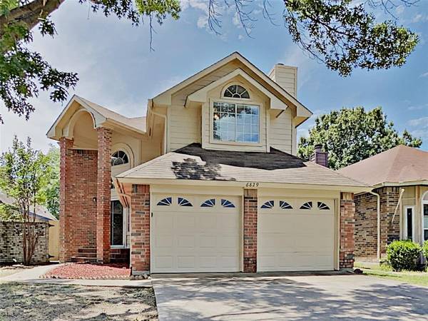 6829 Driffield Circle W, North Richland Hills, TX 76182