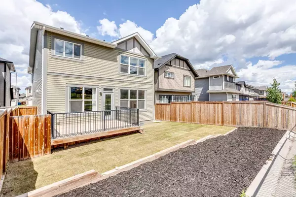 Airdrie, AB T4B 4B1,176 Hillcrest DR SW