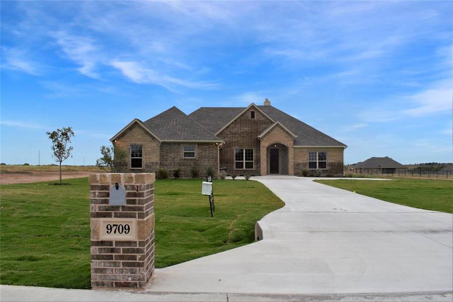 9709 Puma Trail, Godley, TX 76049