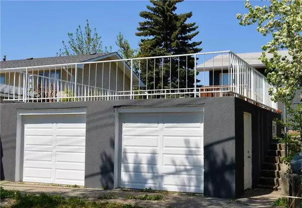 Calgary, AB T2W 0P5,815 Sabrina RD SW