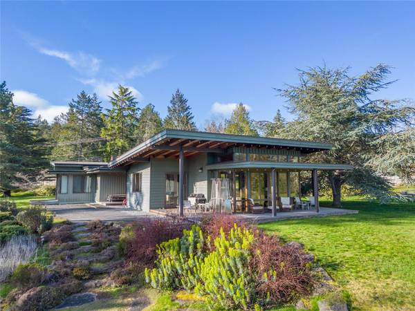 905 Burrill Rd,  Galiano Island,  BC V0N 1P0