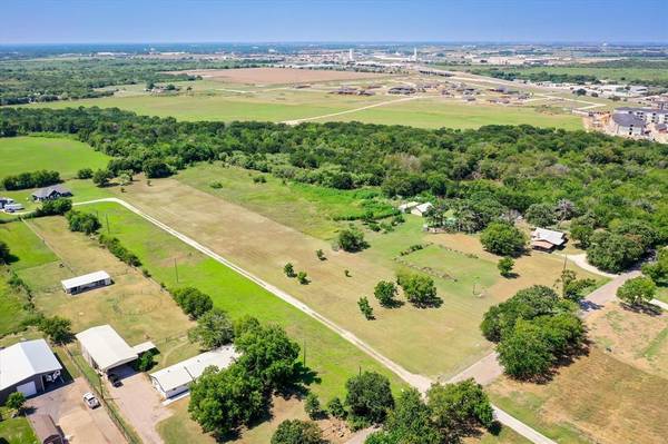 308 E Vaughn Road, Cleburne, TX 76031