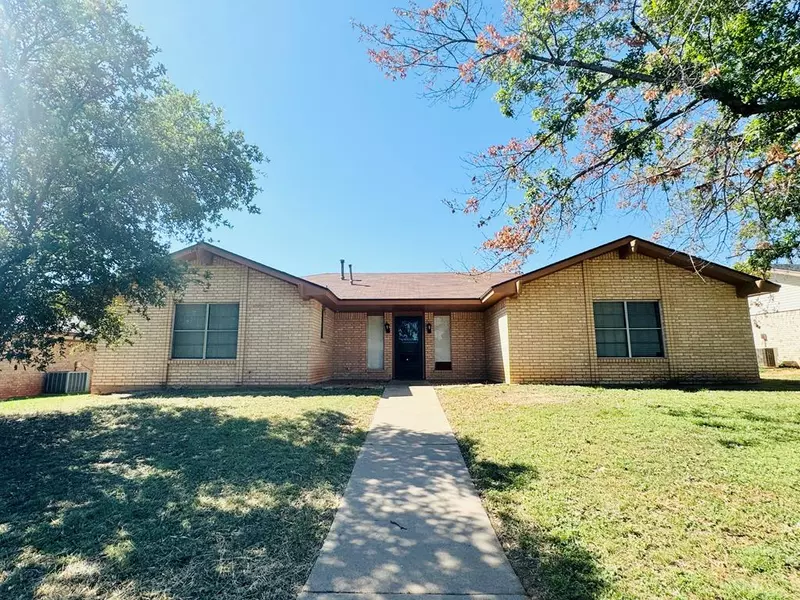 3623 Millbrook Dr, San Angelo, TX 76904