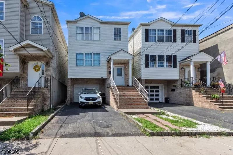 330 Livingston St, Elizabeth City, NJ 07206