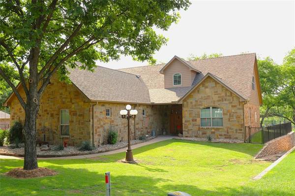 7110 Westover Drive, Granbury, TX 76049