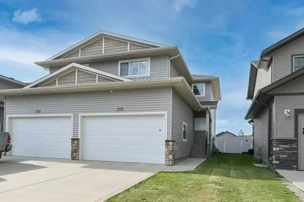 225 Crimson CT,  Blackfalds,  AB T4M 0A6