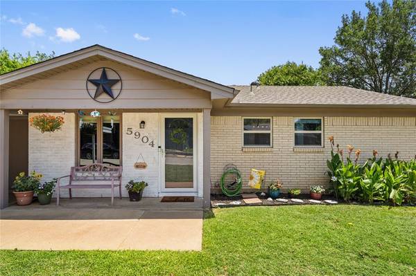 5904 Maurie Drive, Watauga, TX 76148