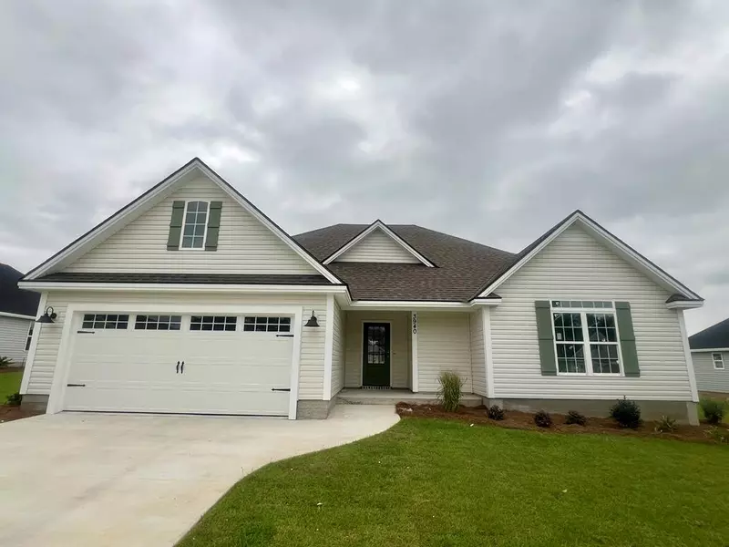 3940 Landings Circle, Hahira, GA 31632