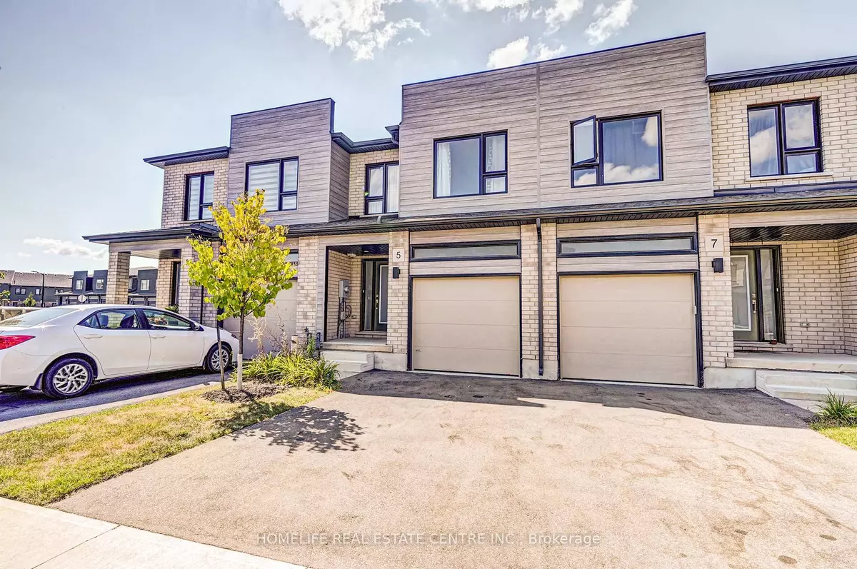 Kitchener, ON N2R 0R8,5 Roper PL