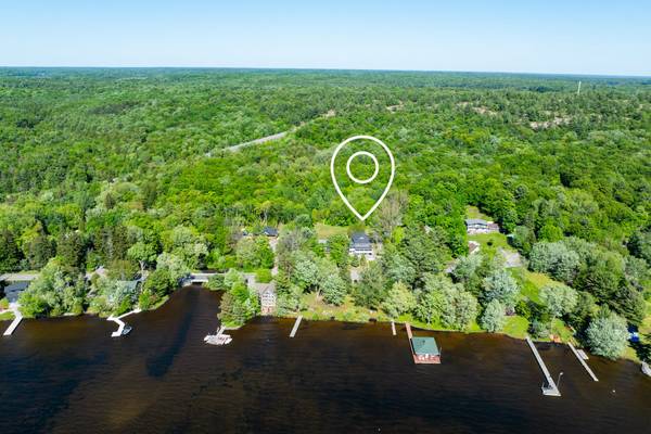 Muskoka Lakes, ON P0B 1E0,1037 Milford Bay RD