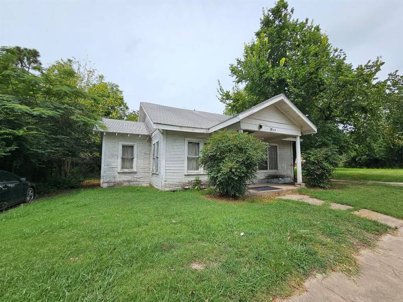 1715 Park Street, Commerce, TX 75428