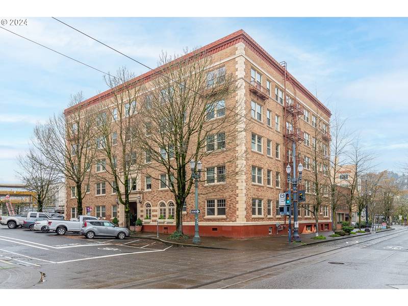 709 SW 16TH AVE #204, Portland, OR 97205