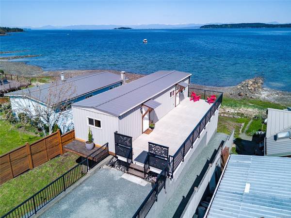 5624 Island Hwy S, Union Bay, BC V0R 3B0