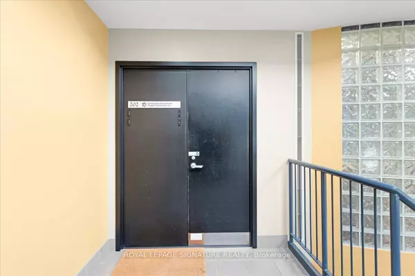 Mississauga, ON L4W 5B2,2600 Skymark AVE W #202