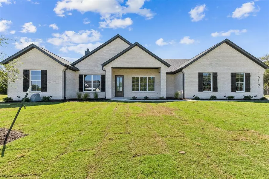 912 Taylor Branch, Springtown, TX 76082