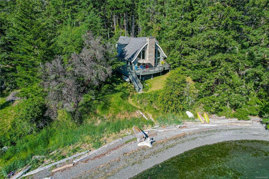 3 Mckenzie Cres, Piers Island, BC V8L 5Y7