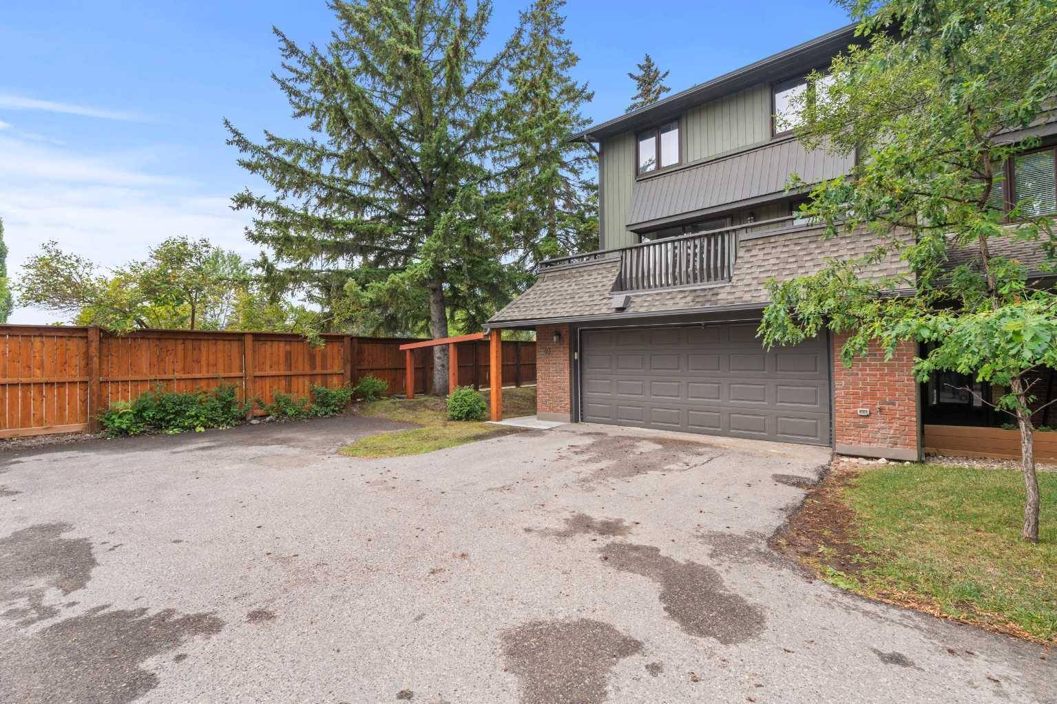 Calgary, AB T2V4S8,10030 Oakmoor WAY SW #40
