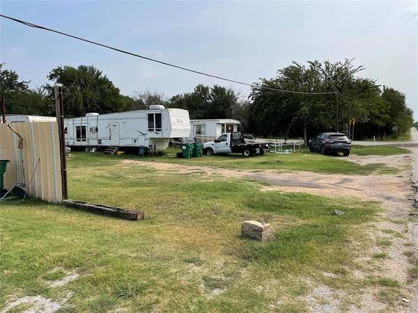 207 NE Front Street,  Millsap,  TX 76066