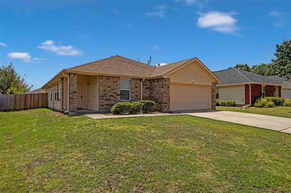 105 Sandlewood Drive, Terrell, TX 75160