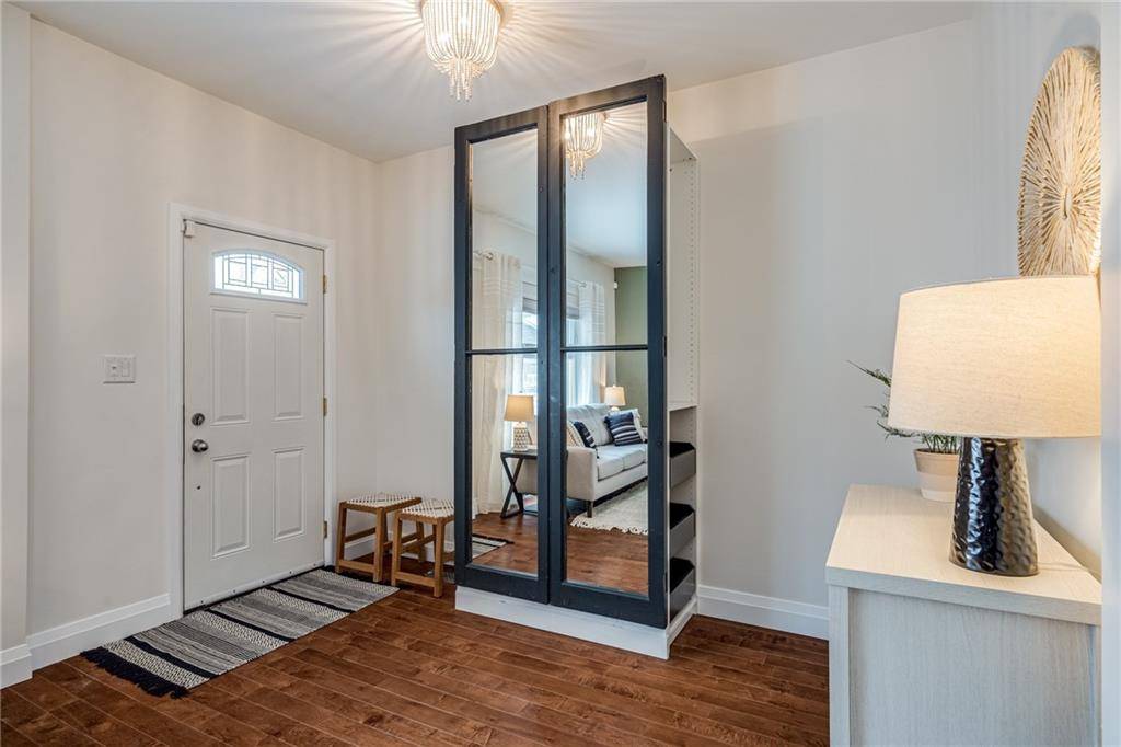 Hamilton, ON L8P 1S4,314 HUNTER Street W