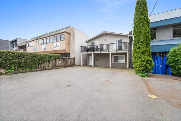 North Vancouver, BC V7J 1G1,1419 RUPERT STREET