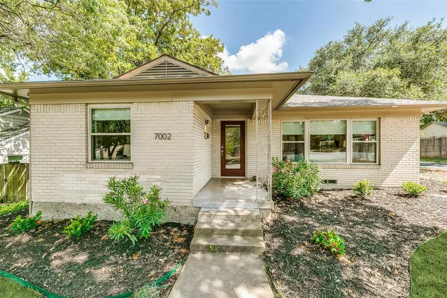 7002 Lindsley Avenue, Dallas, TX 75223