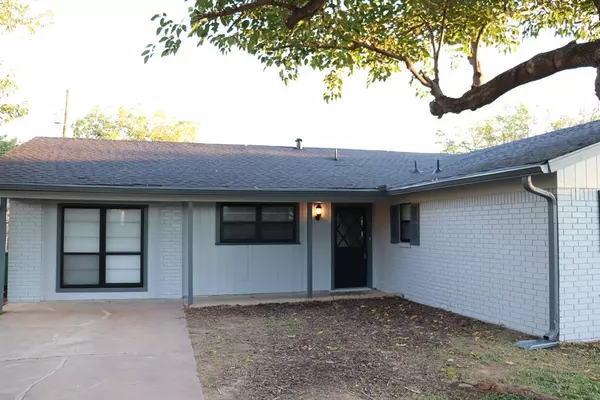 910 Stonewall Dr, San Angelo, TX 76905