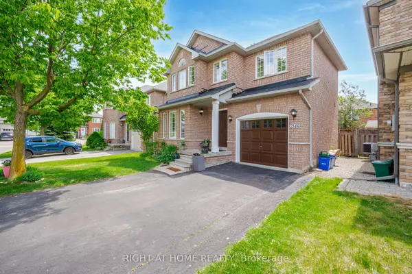 Oakville, ON L6M 3W8,2148 Village Squire LN