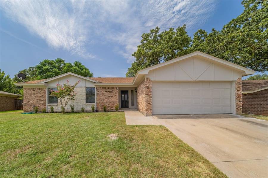 4111 Chipwood Court, Arlington, TX 76017