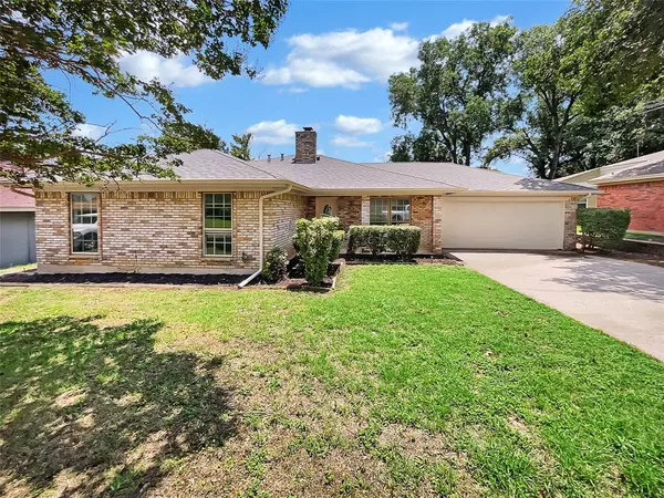 5628 Valley Meadow Drive, Arlington, TX 76016