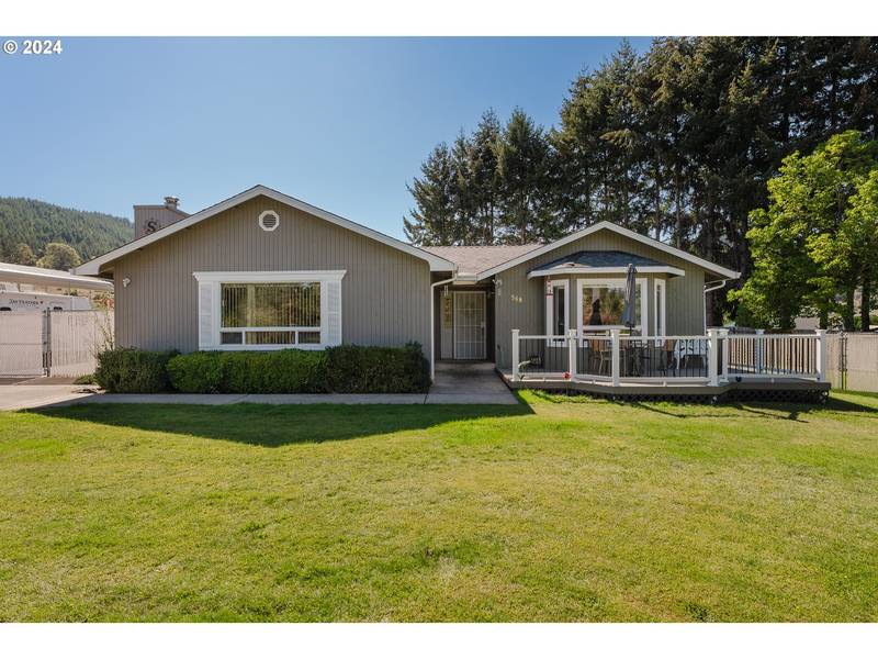 369 Upper Camp Loop RD, Roseburg, OR 97470