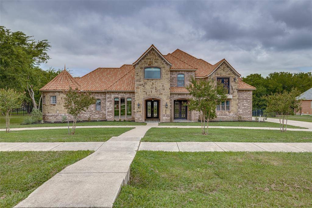 2805 S Lakeview Drive,  Cedar Hill,  TX 75104