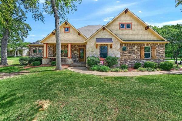 1107 Kiowa Drive E,  Lake Kiowa,  TX 76240