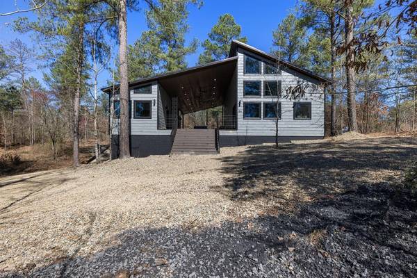 84 W Buggy Pine Trail, Broken Bow, OK 74728