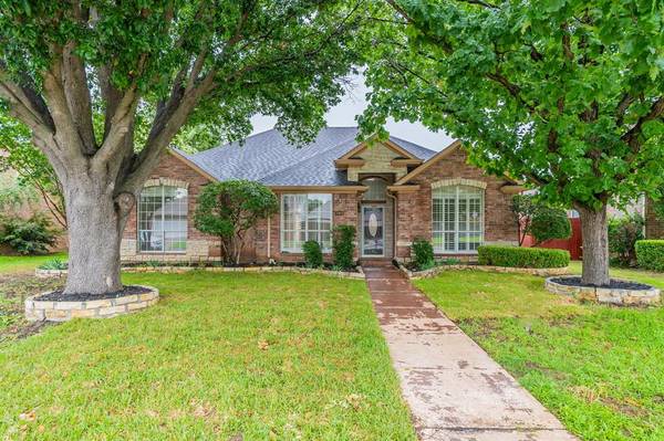 3904 Danzig Drive, Grand Prairie, TX 75052