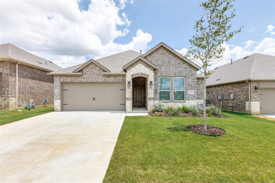 2906 Moccasin Lane, Aubrey, TX 76227