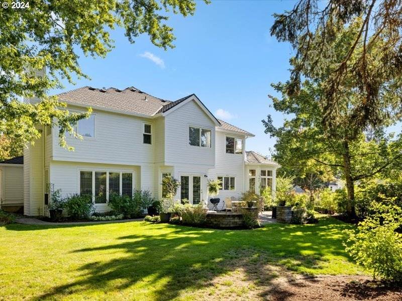 Lake Oswego, OR 97035,5651 LA MESA CT