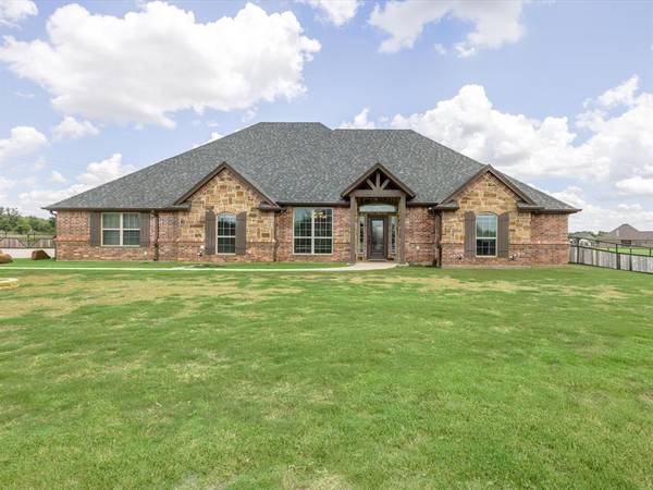 326 Steppes Court, Weatherford, TX 76087