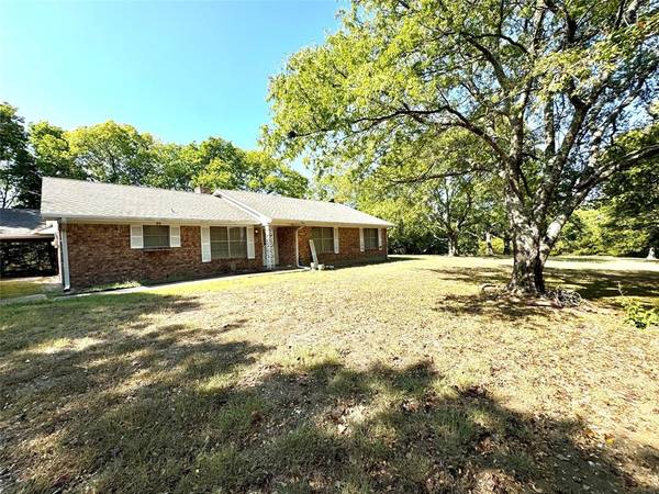 1518 E State Highway 56, Bonham, TX 75418